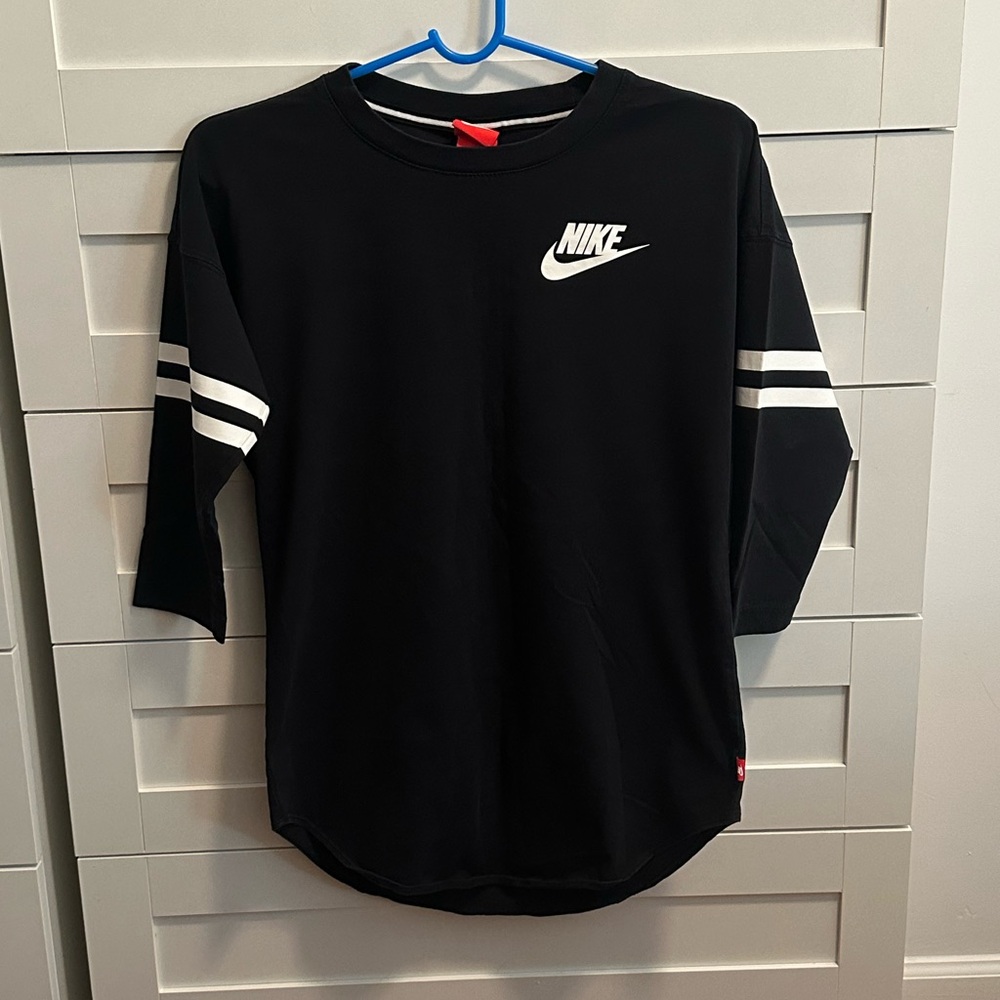 Black Nike 3/4 sleeve shirt